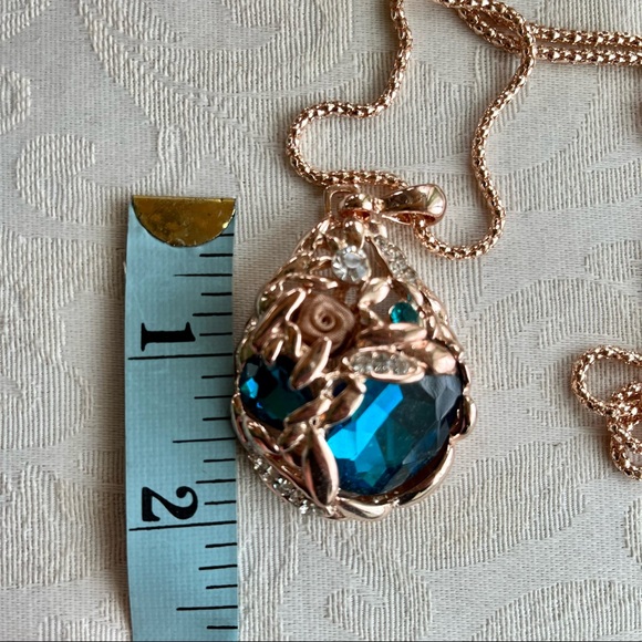 Hen night Austrian Crystal Rose Gold Wheat Shape Pendant Necklace - Picture 3 of 4